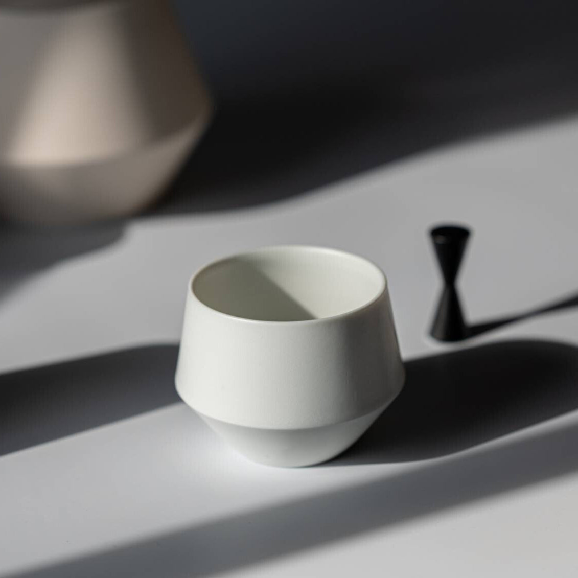 美濃燒|Frustum 陶瓷煎茶杯 白釉-杯壺器具-晋山窯ヤマツ-七時雜貨 700zakka