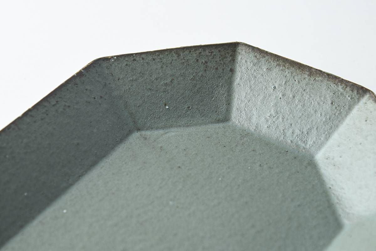 美濃燒|angle手工八角陶瓷長盤 灰綠色-餐桌食器-寿山窯-七時雜貨 700zakka