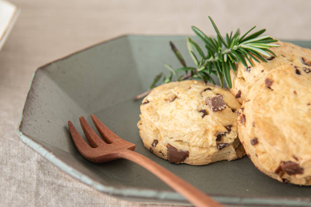 美濃燒|angle手工八角陶瓷長盤 灰綠色-餐桌食器-寿山窯-七時雜貨 700zakka