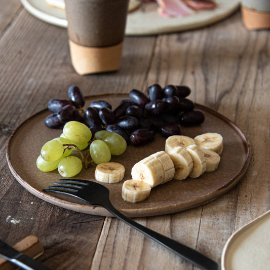 美濃燒|branche手工陶瓷圓盤 摩卡棕-餐桌食器-寿山窯-七時雜貨 700zakka