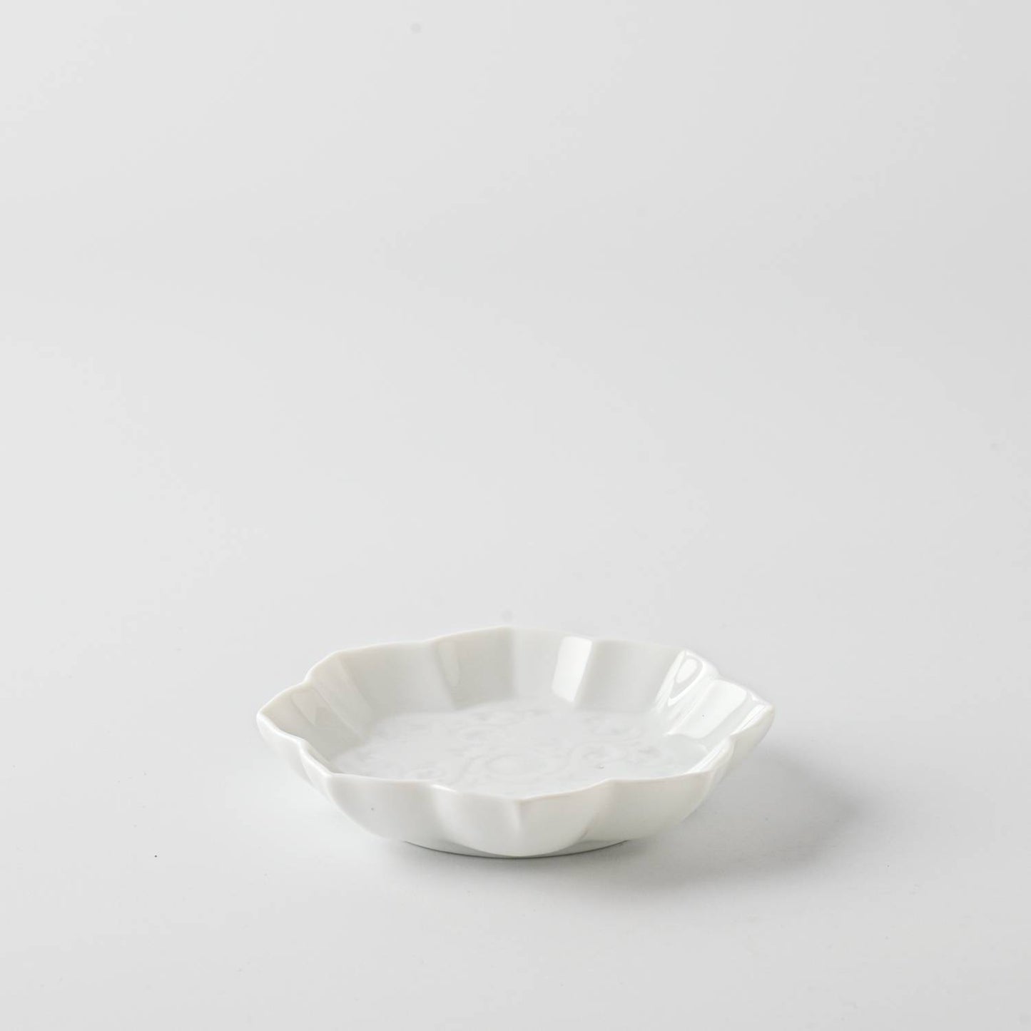 美濃燒|楽.gaku 八稜鏡浮雕醬油碟 白磁-餐桌食器-深山 miyama-七時雜貨 700zakka