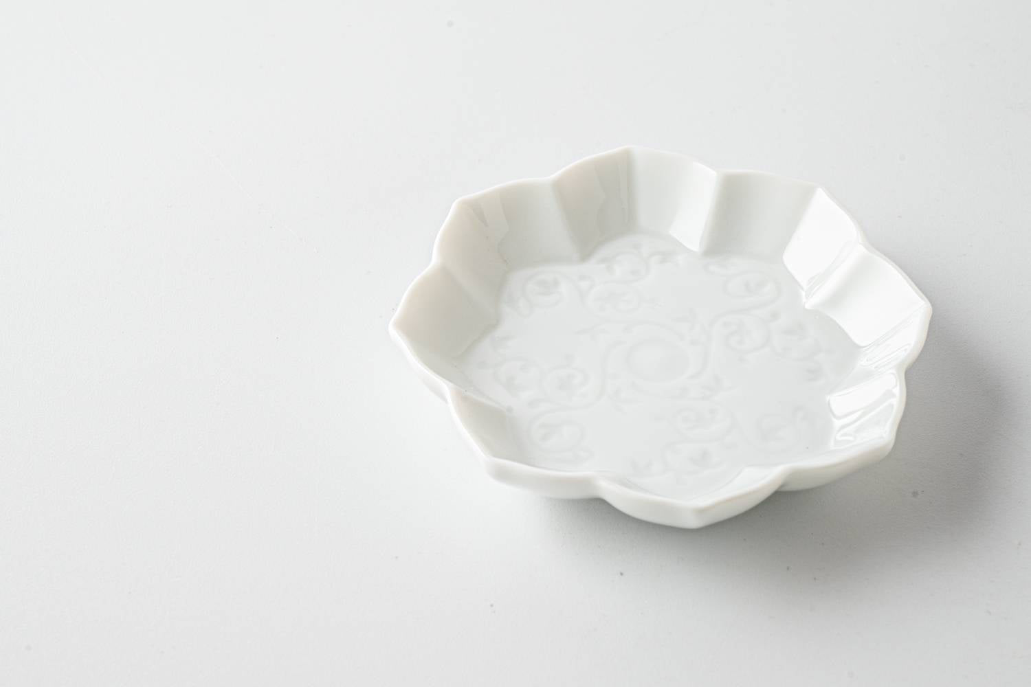 美濃燒|楽.gaku 八稜鏡浮雕醬油碟 白磁-餐桌食器-深山 miyama-七時雜貨 700zakka