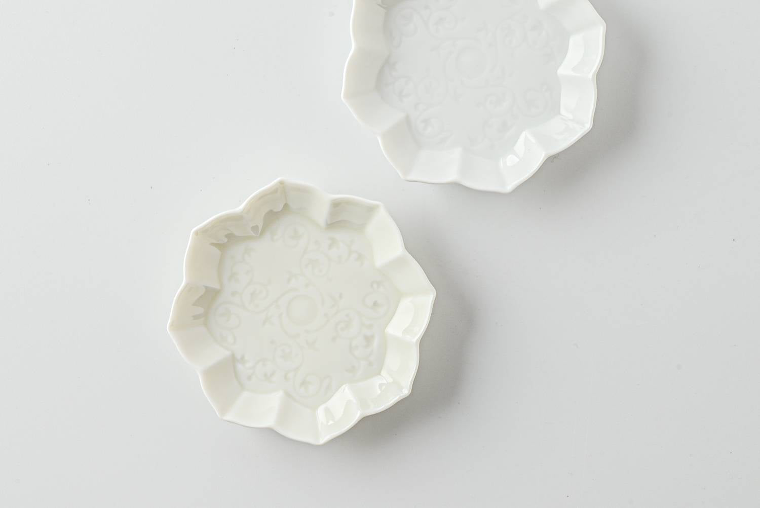 美濃燒|楽.gaku 八稜鏡浮雕醬油碟 白磁-餐桌食器-深山 miyama-七時雜貨 700zakka