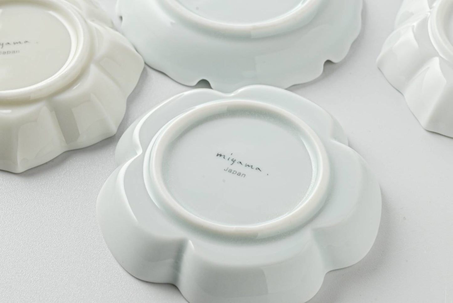 美濃燒|楽.gaku 雪花浮雕醬油碟 白磁-餐桌食器-深山 miyama-七時雜貨 700zakka