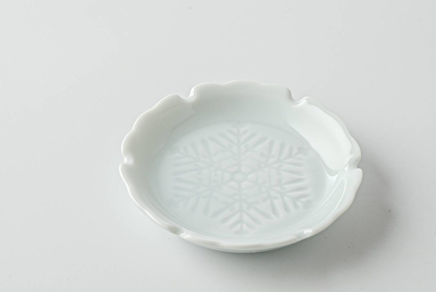 美濃燒|楽.gaku 雪花浮雕醬油碟 青白磁-餐桌食器-深山 miyama-七時雜貨 700zakka