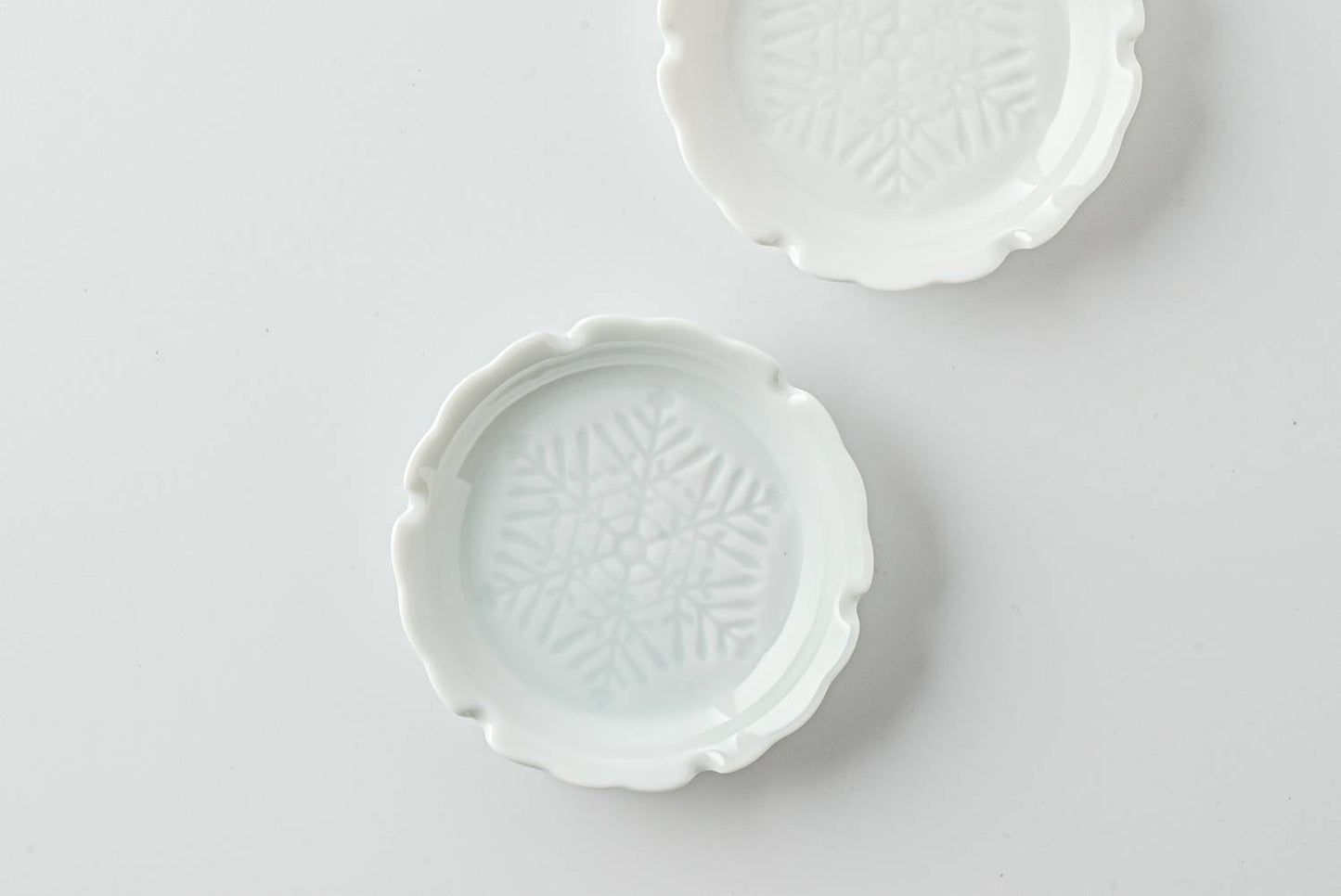 美濃燒|楽.gaku 雪花浮雕醬油碟 青白磁-餐桌食器-深山 miyama-七時雜貨 700zakka