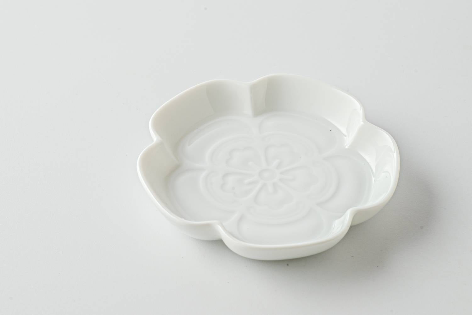 美濃燒|楽.gaku 木瓜紋浮雕醬油碟 白磁-餐桌食器-深山 miyama-七時雜貨 700zakka