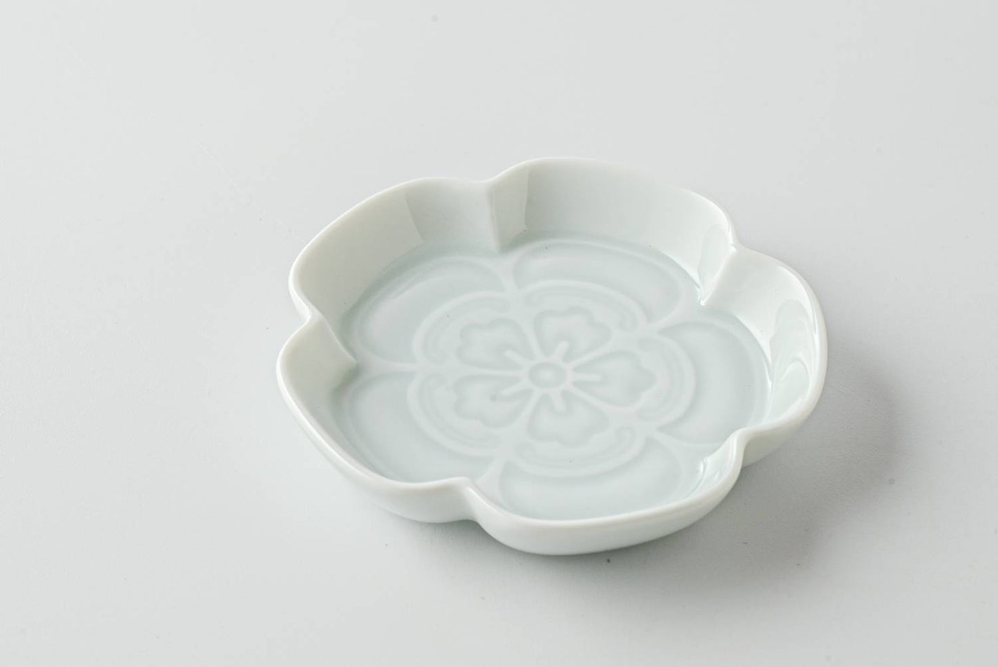 美濃燒|楽.gaku 木瓜紋浮雕醬油碟 青白磁-餐桌食器-深山 miyama-七時雜貨 700zakka