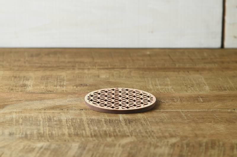 日本扁柏木製杯墊 七寶紋-杯壺器具-扁柏杯墊-七時雜貨 700zakka