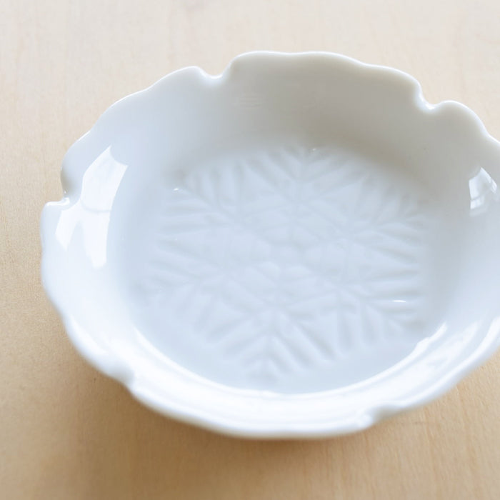 美濃燒|楽.gaku 雪花浮雕醬油碟 白磁-餐桌食器-深山 miyama-七時雜貨 700zakka