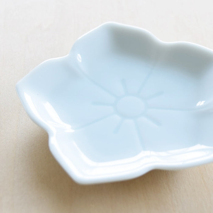 美濃燒|楽.gaku 桔梗浮雕醬油碟 青白磁-餐桌食器-深山 miyama-七時雜貨 700zakka