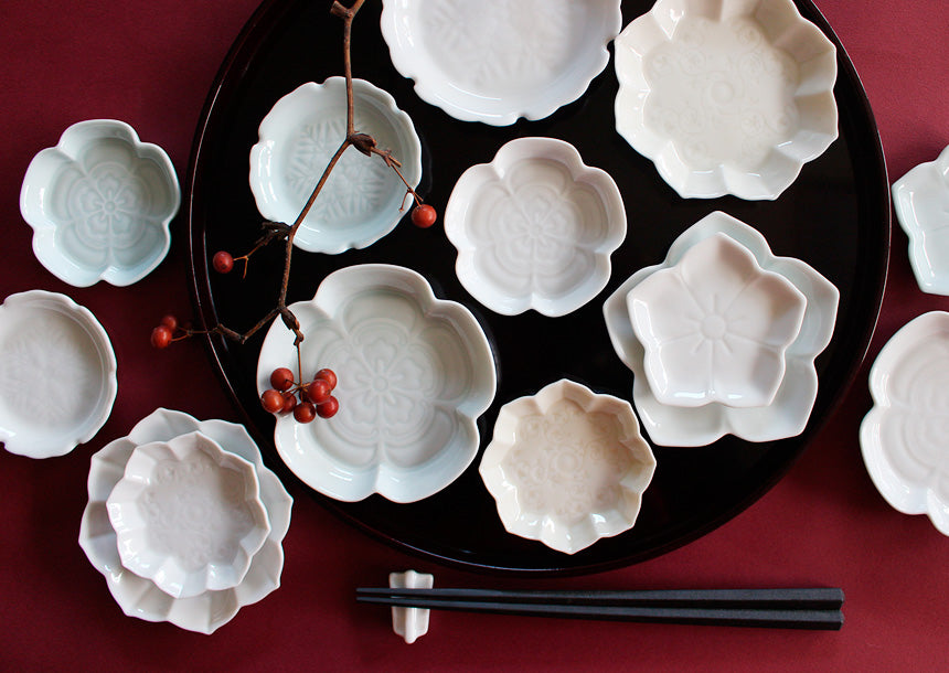 美濃燒|楽.gaku 桔梗浮雕醬油碟 青白磁-餐桌食器-深山 miyama-七時雜貨 700zakka