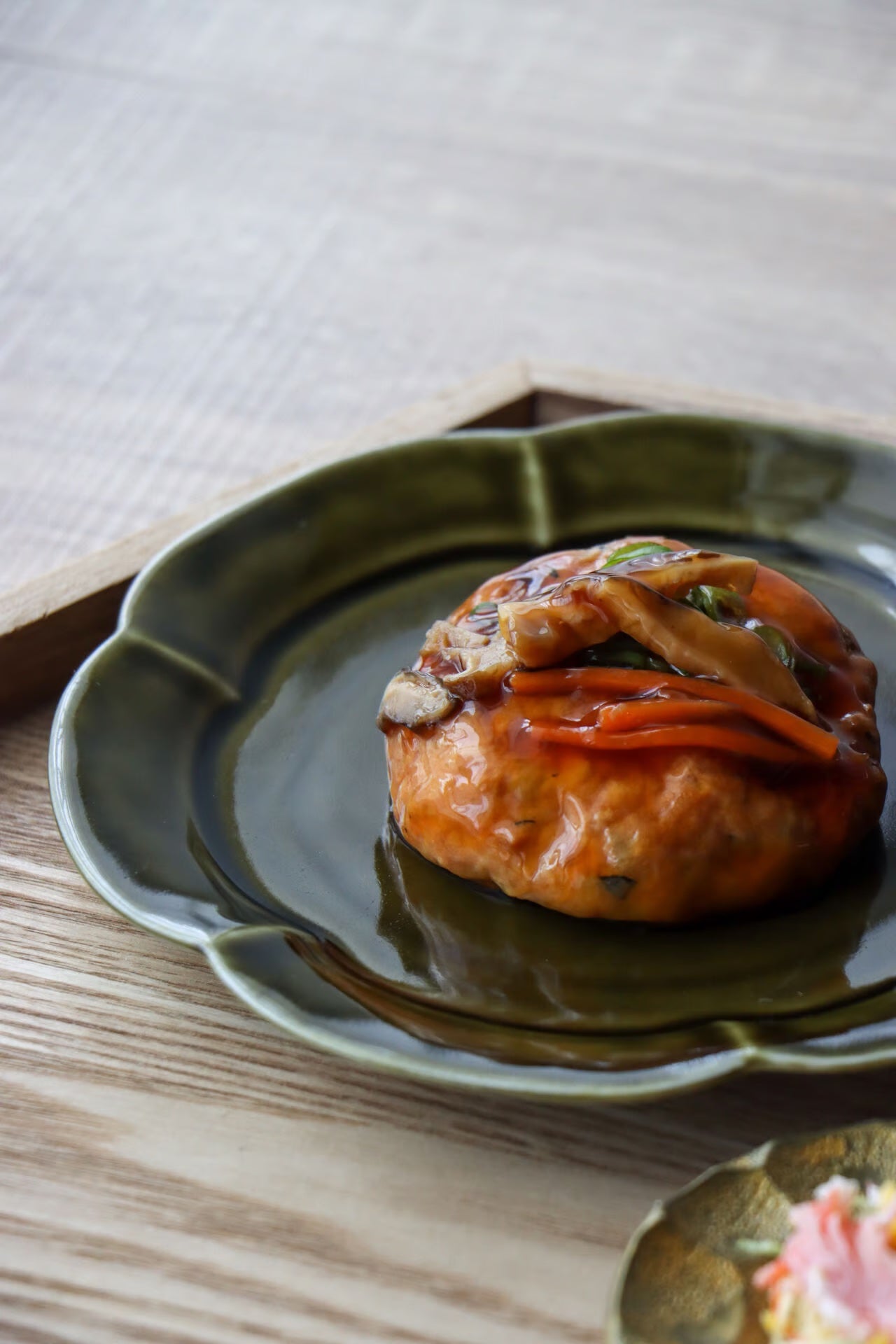 有田燒|輪花型陶瓷餐碟 21cm-餐桌食器-皓洋窯-七時雜貨 700zakka